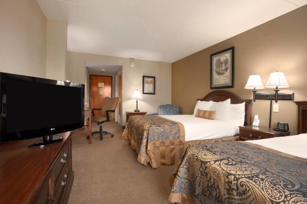 La Quinta Inn & Suites By Wyndham Mooresville Exterior foto
